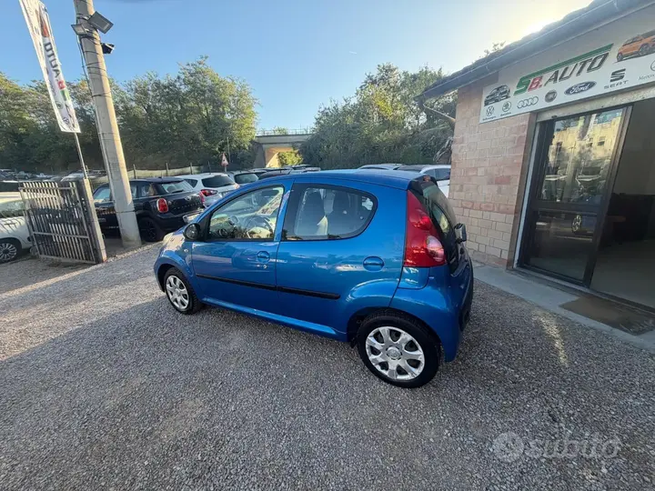 Peugeot 107 2011 photo 5