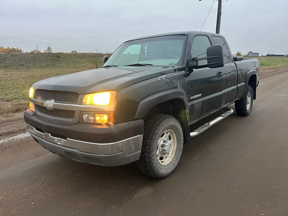 Chevrolet Silverado 2500 2003 photo 3