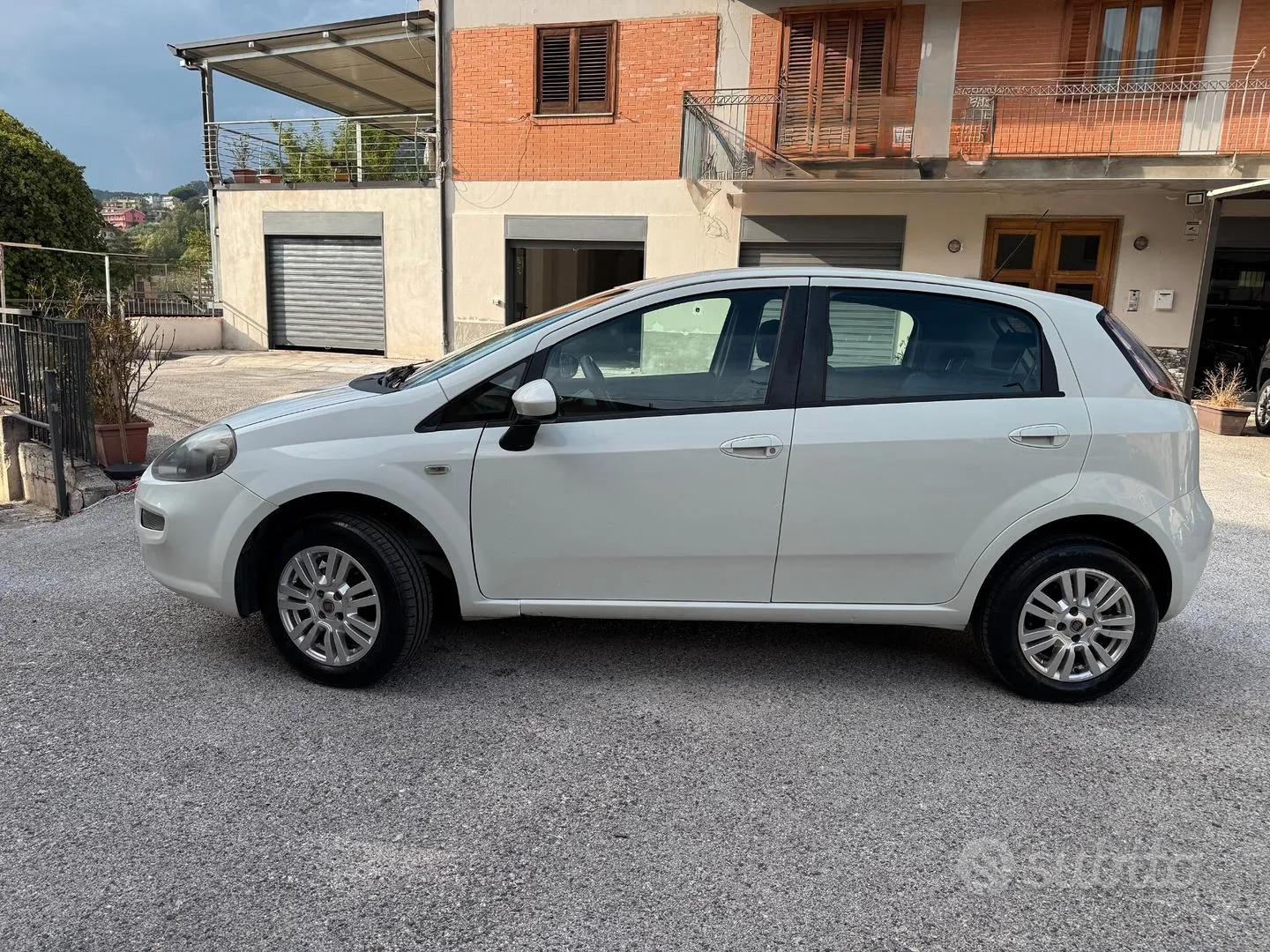 Fiat Grande Punto 2013 photo 2