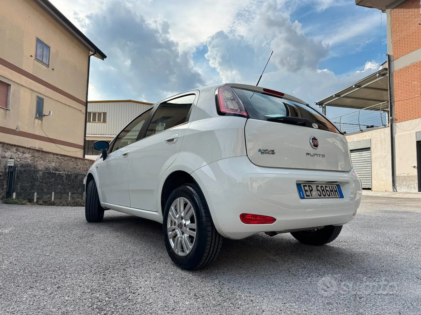 Fiat Grande Punto 2013 photo 3