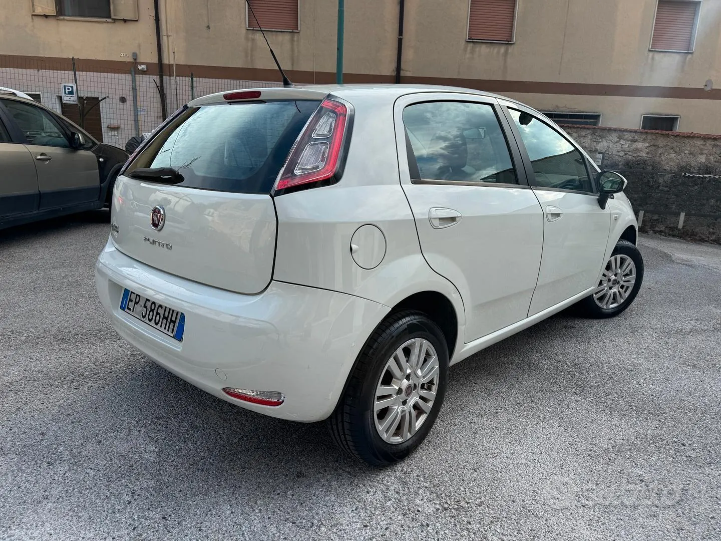 Fiat Grande Punto 2013 photo 5