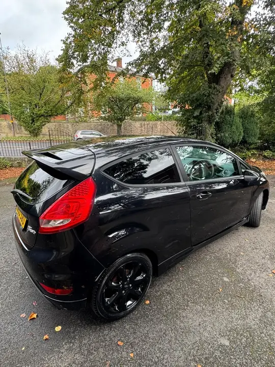 Ford Fiesta 2010 photo 3