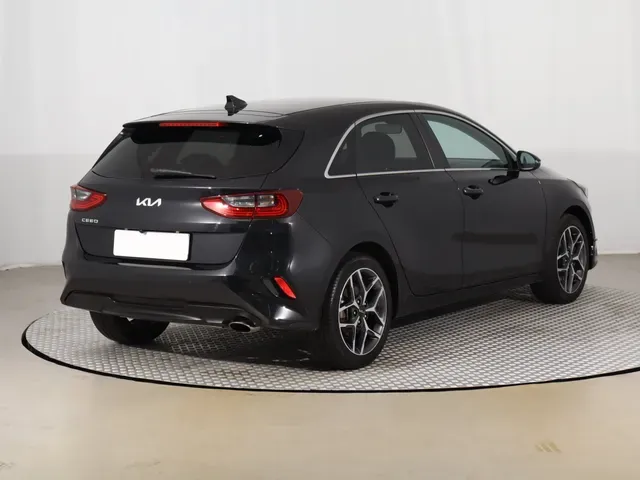 Kia Ceed 2025 photo 4