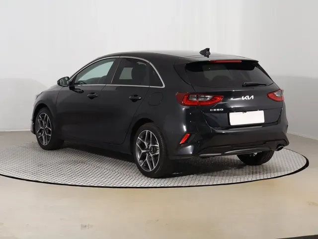 Kia Ceed 2025 photo 3
