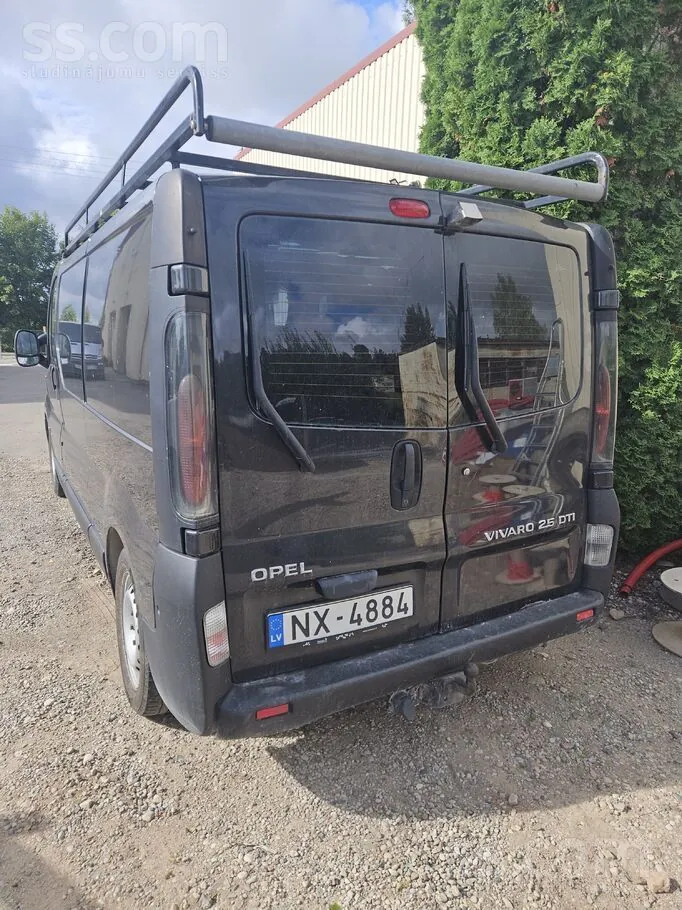 Opel Vivaro 2003 photo 2