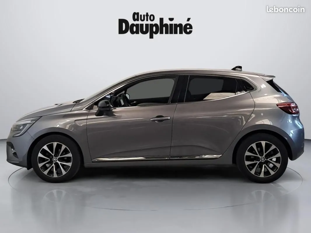 Renault Clio 2023 photo 2