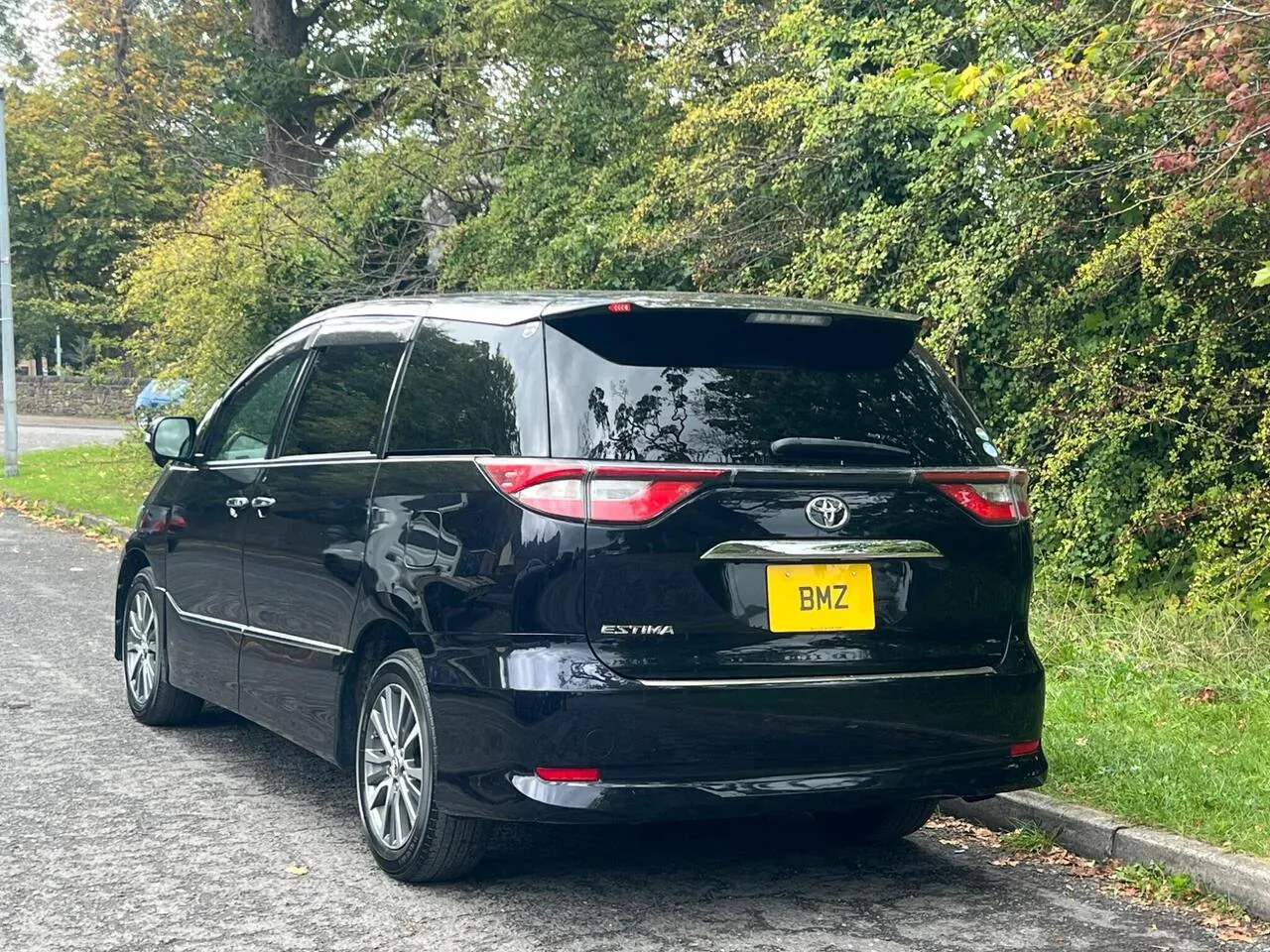 Toyota Estima 2016 photo 5