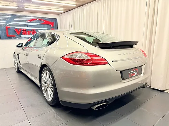 Porsche Panamera 2012 photo 3