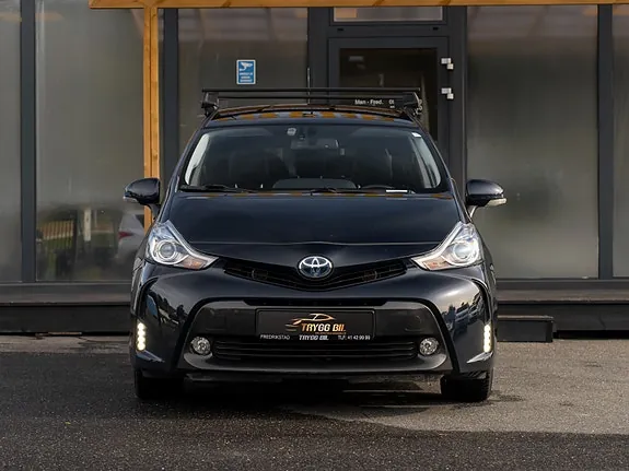 Toyota Prius+ Seven 2017 photo 2