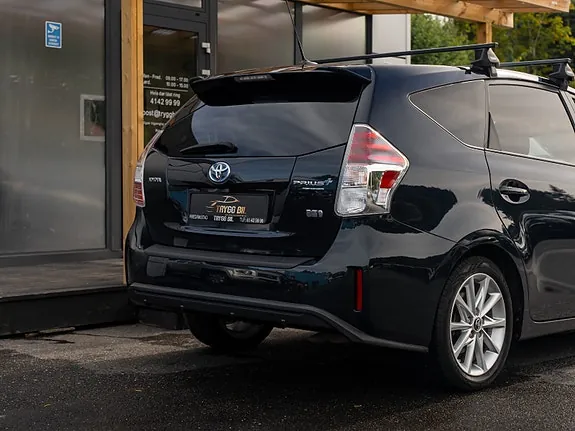 Toyota Prius+ Seven 2017 photo 4