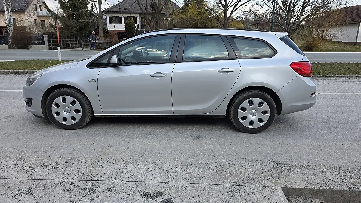 Opel Astra 2015 photo 3