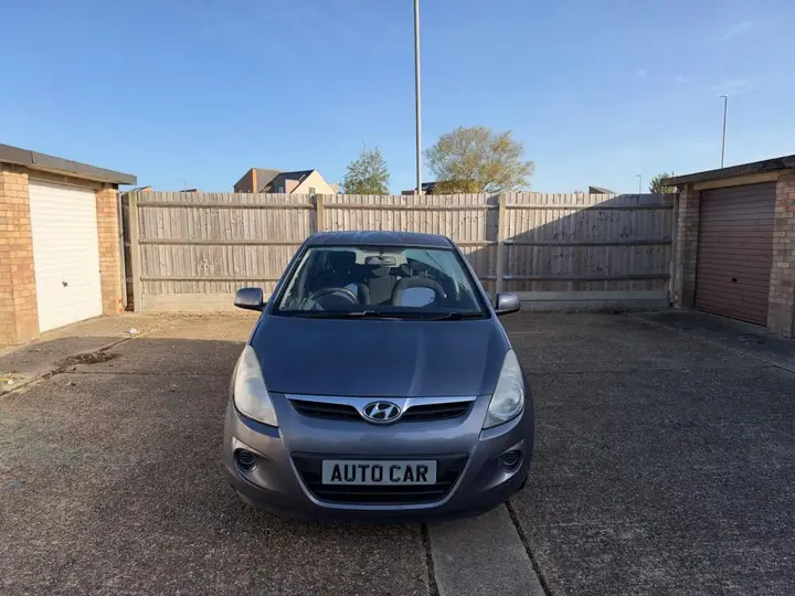 Hyundai I20 2010 photo 2