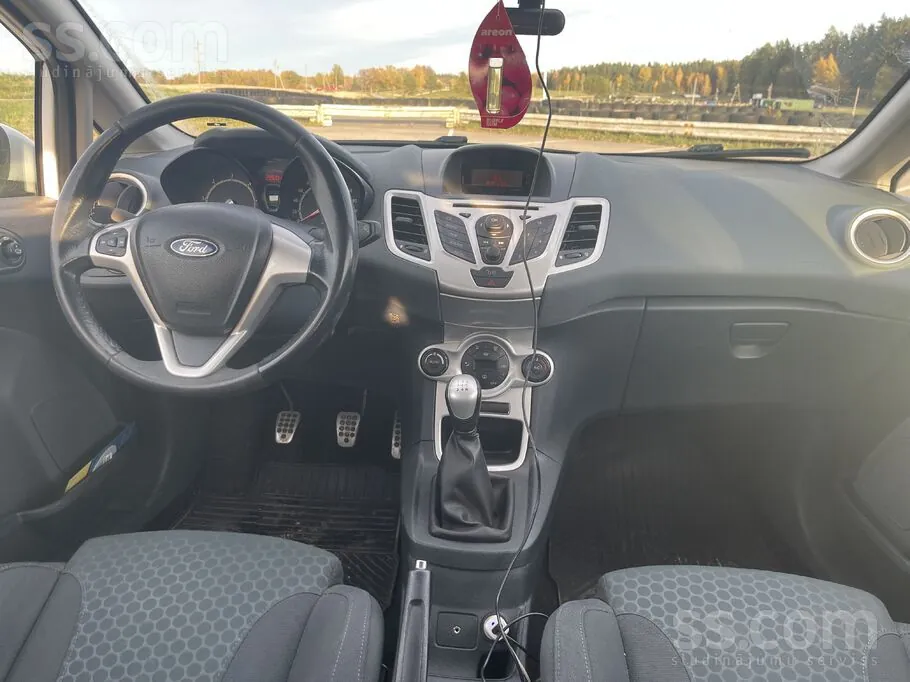 Ford Fiesta 2009 photo 5