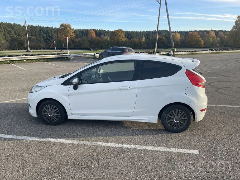 Ford Fiesta 2009 photo 3