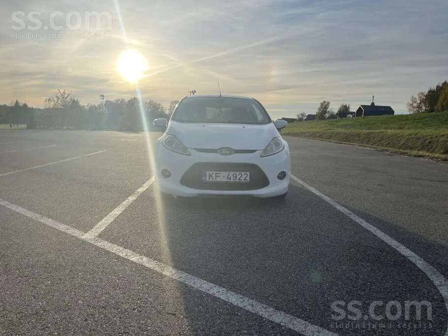 Ford Fiesta 2009 photo 4