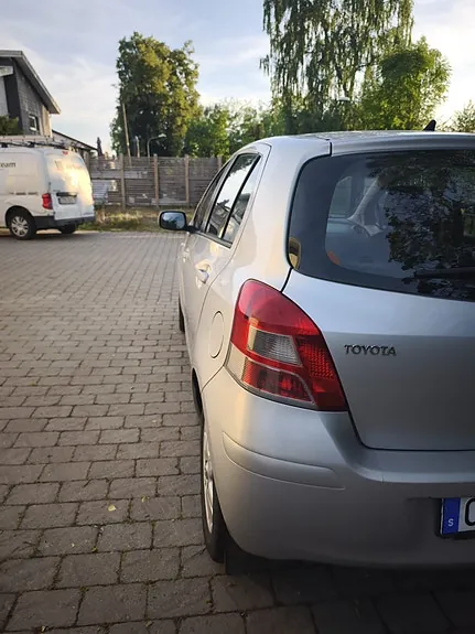Toyota Yaris 2010 photo 5