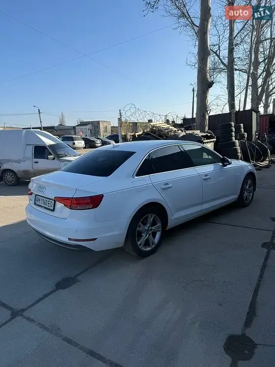 Audi A4 2018 photo 5