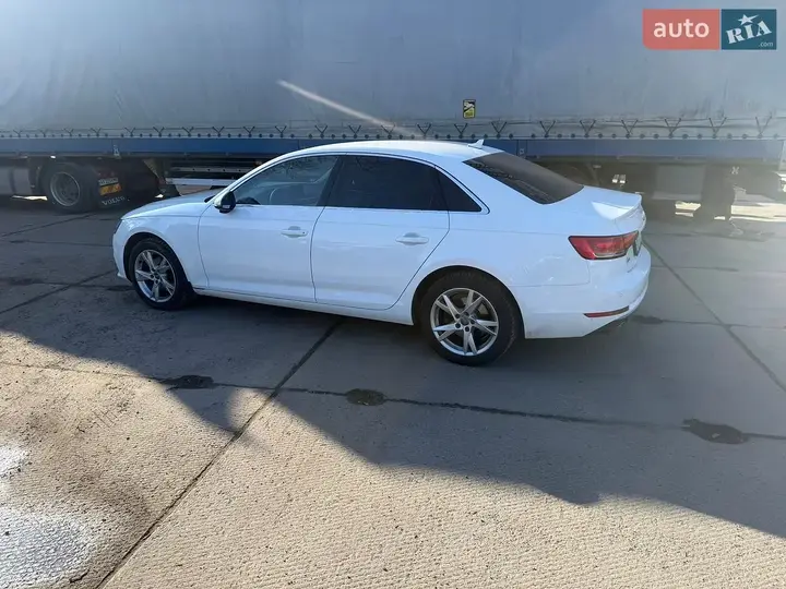 Audi A4 2018 photo 3