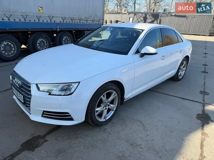 Audi A4 2018 photo 2