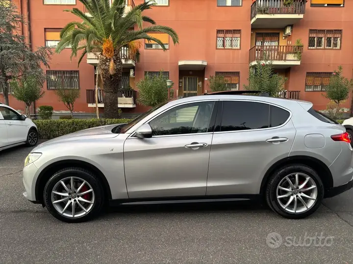 Alfa Romeo Stelvio 2021 photo 2
