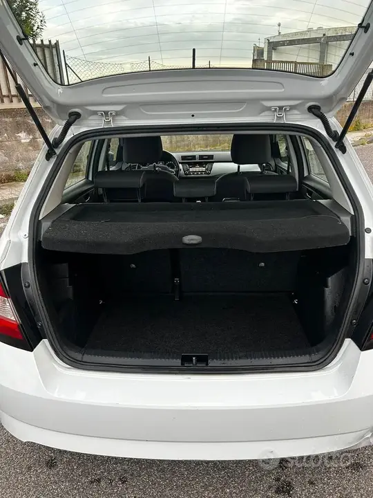 Skoda Fabia 2016 photo 5