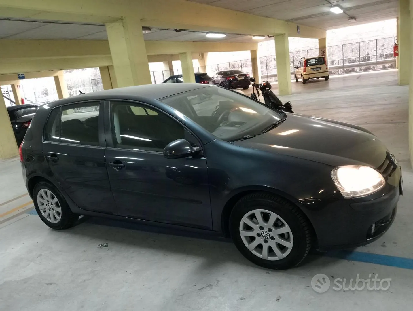 Volkswagen Golf 2004 photo 2