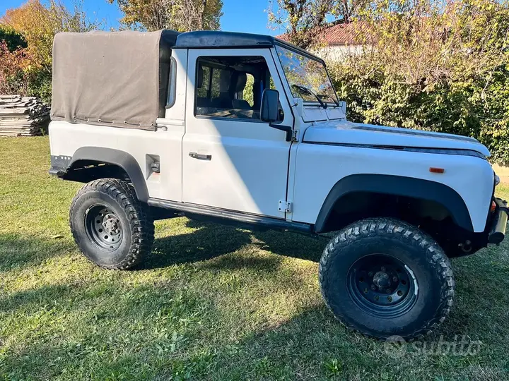 Land Rover Defender 1991 photo 3