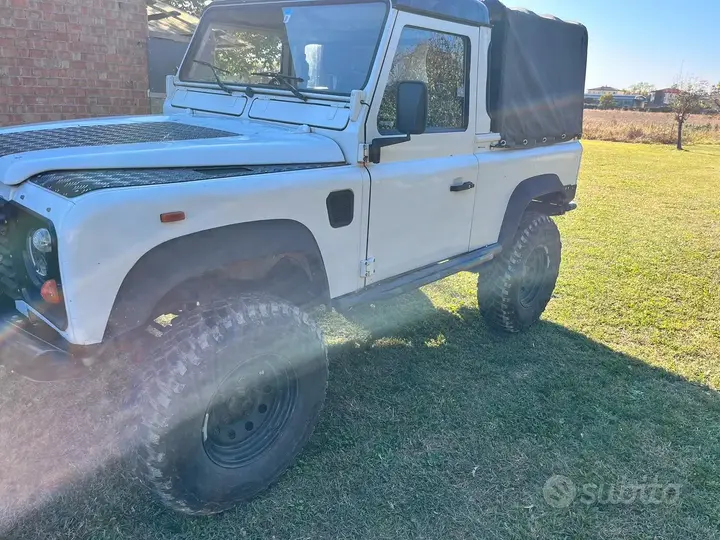 Land Rover Defender 1991 photo 2
