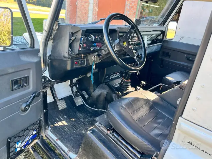 Land Rover Defender 1991 photo 4