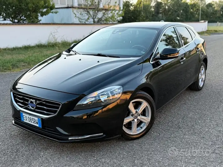 Volvo V40 2015 photo 2