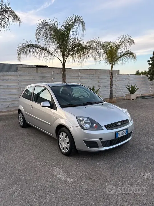 Ford Fiesta 2007 photo 2