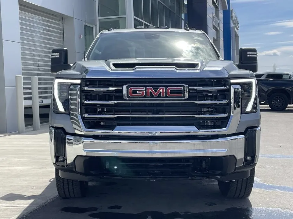 GMC Sierra 3500Hd 2026 photo 2