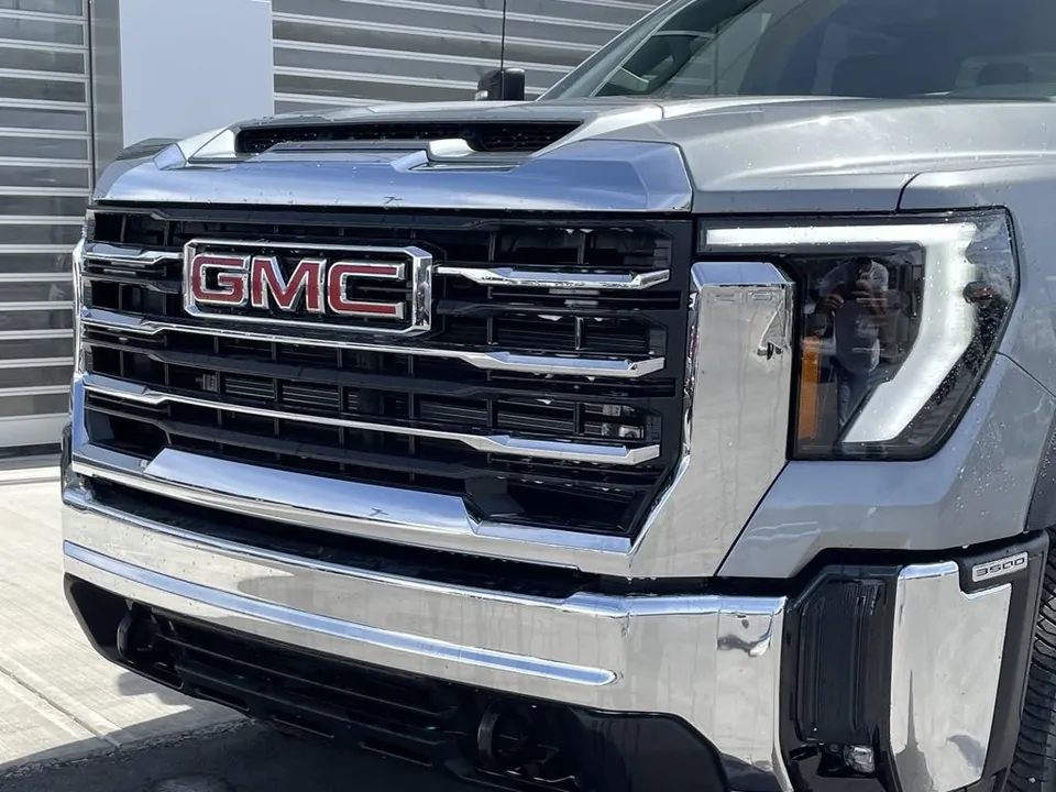 GMC Sierra 3500Hd 2026 photo 3