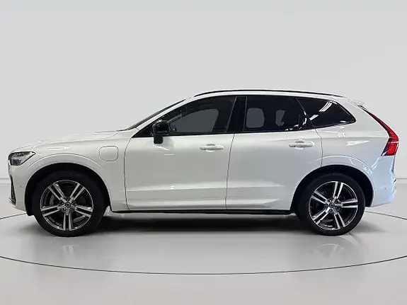 Volvo Xc60 2023 photo 2