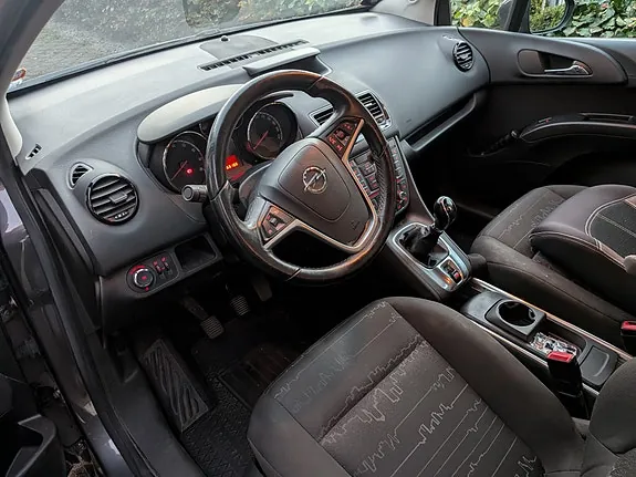 Opel Meriva 2011 photo 4