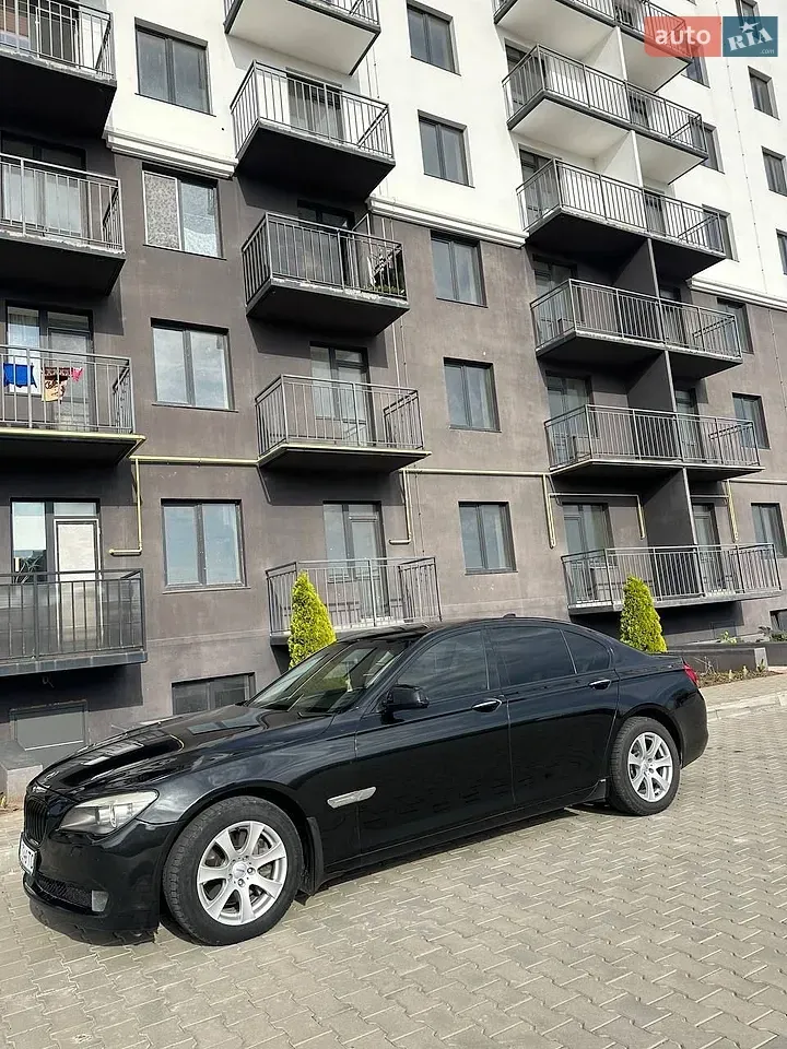 BMW 7 Series 2011 photo 5