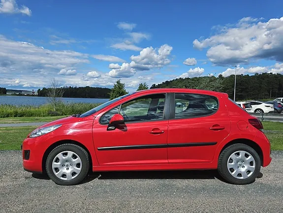 Peugeot 207 2011 photo 4
