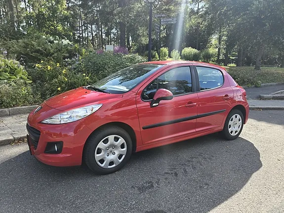 Peugeot 207 2011 photo 5