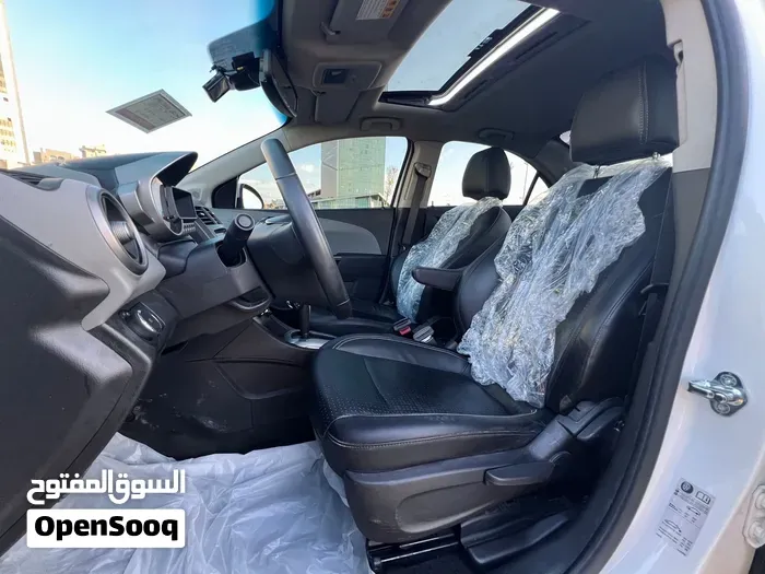 Chevrolet Aveo 2013 photo 4