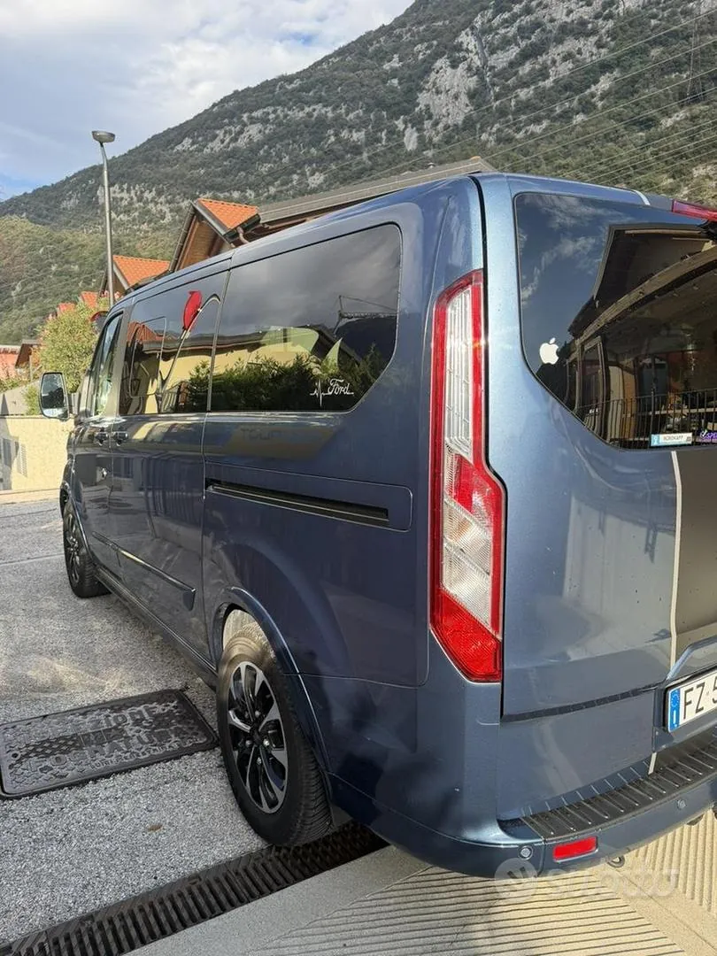 Ford Tourneo Custom 2019 photo 2