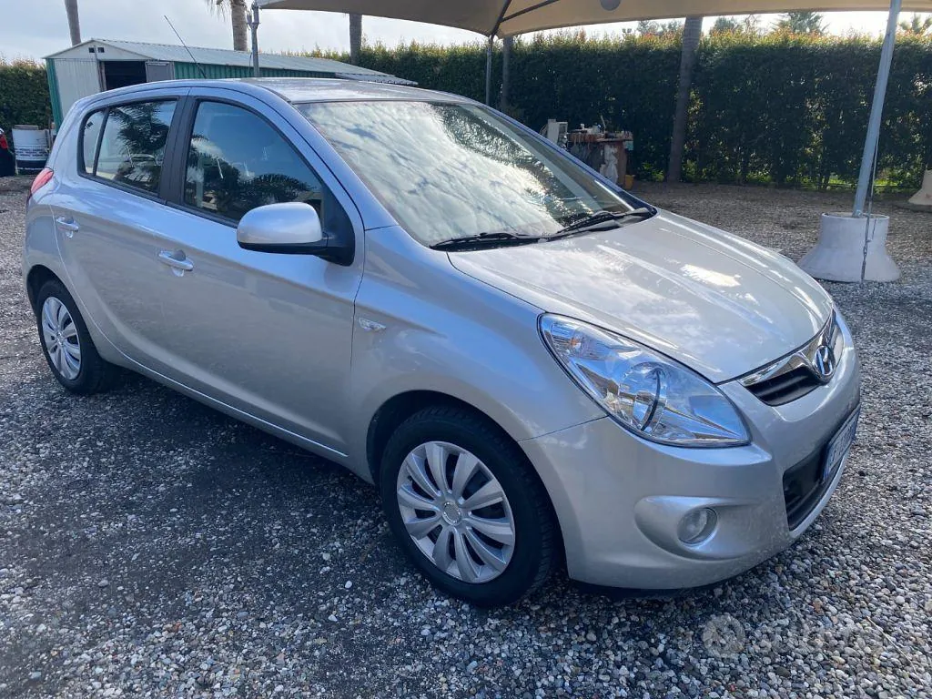 Hyundai I20 2010 photo 2