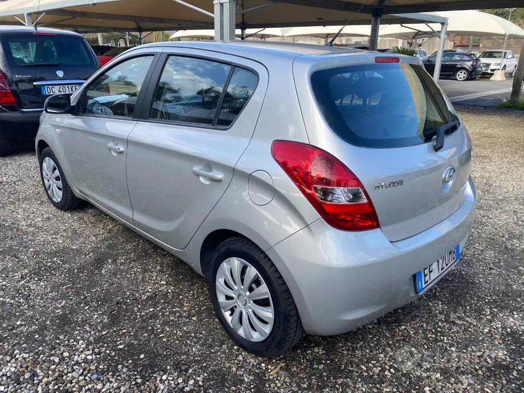 Hyundai I20 2010 photo 3