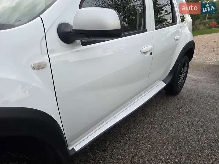Dacia Duster 2011 photo 4