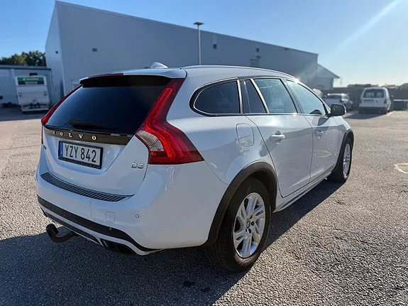 Volvo V60 Cross Country 2018 photo 4
