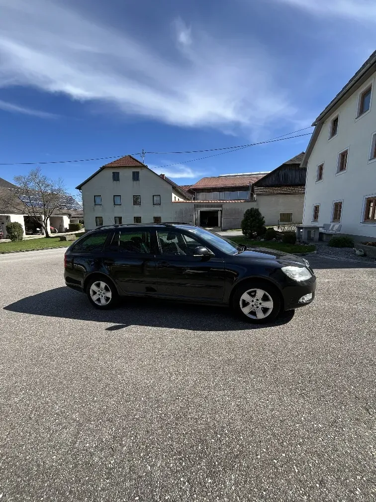 Skoda Octavia 2013 photo 3