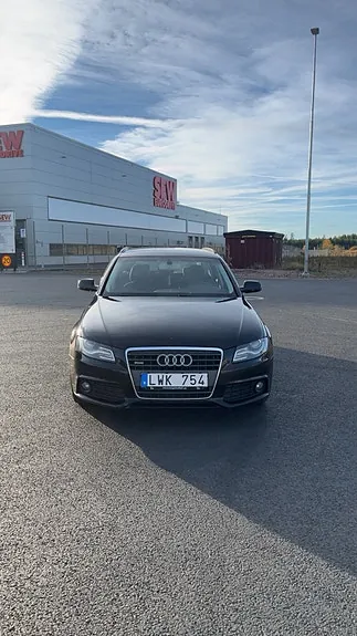 Audi A4 2012 photo 2