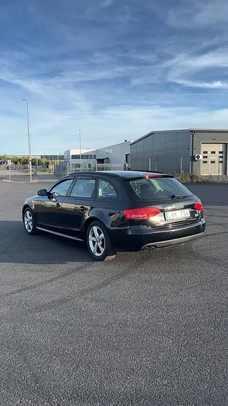 Audi A4 2012 photo 5