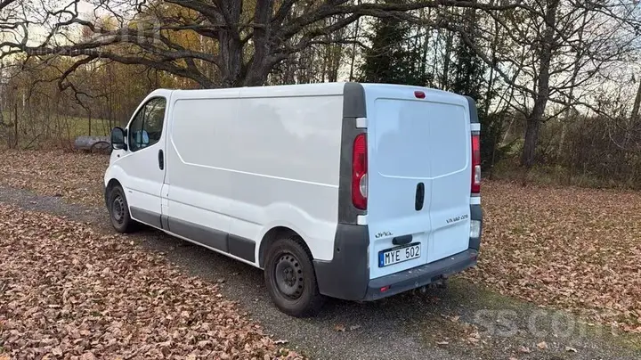 Opel Vivaro 2012 photo 3