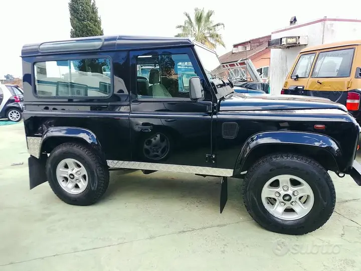 Land Rover Defender 2006 photo 5