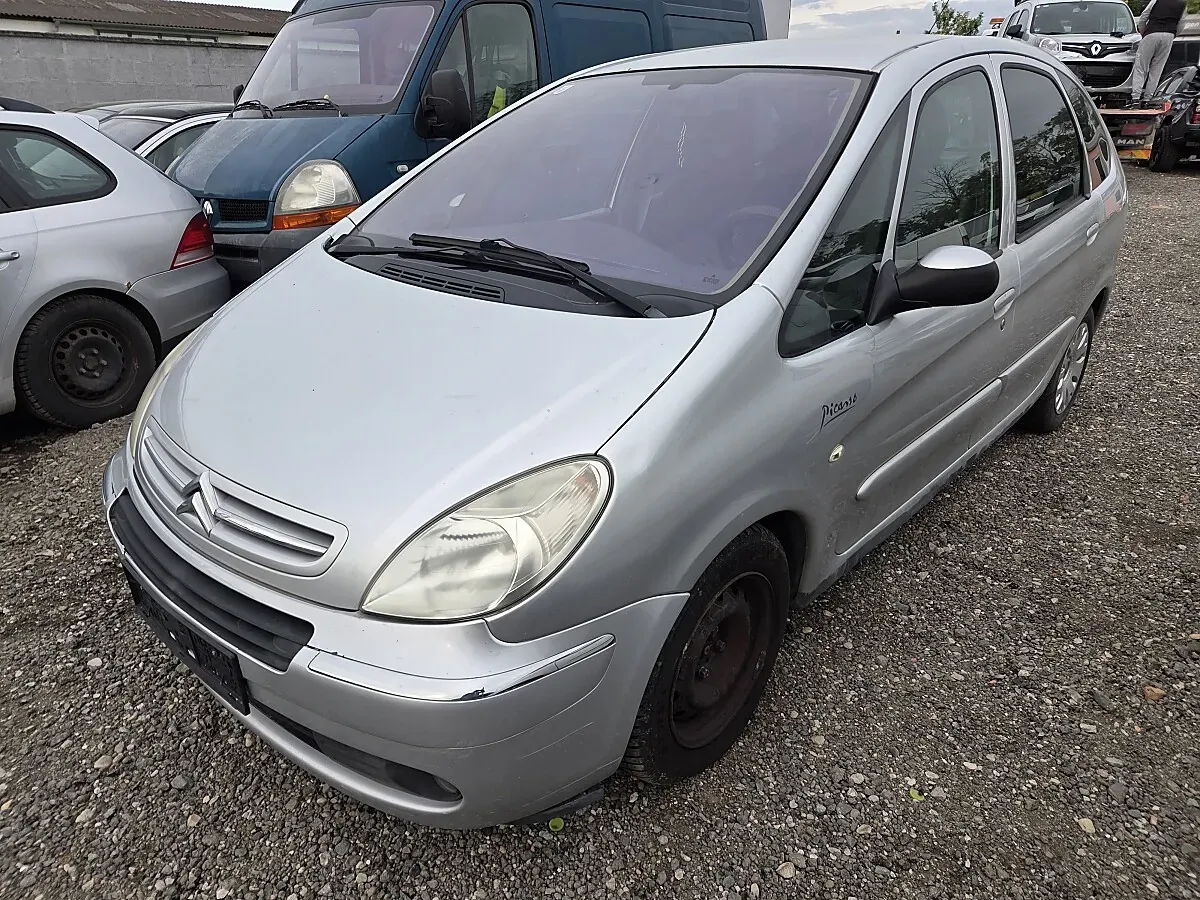 Citroen Xsara Picasso 2004 photo 2
